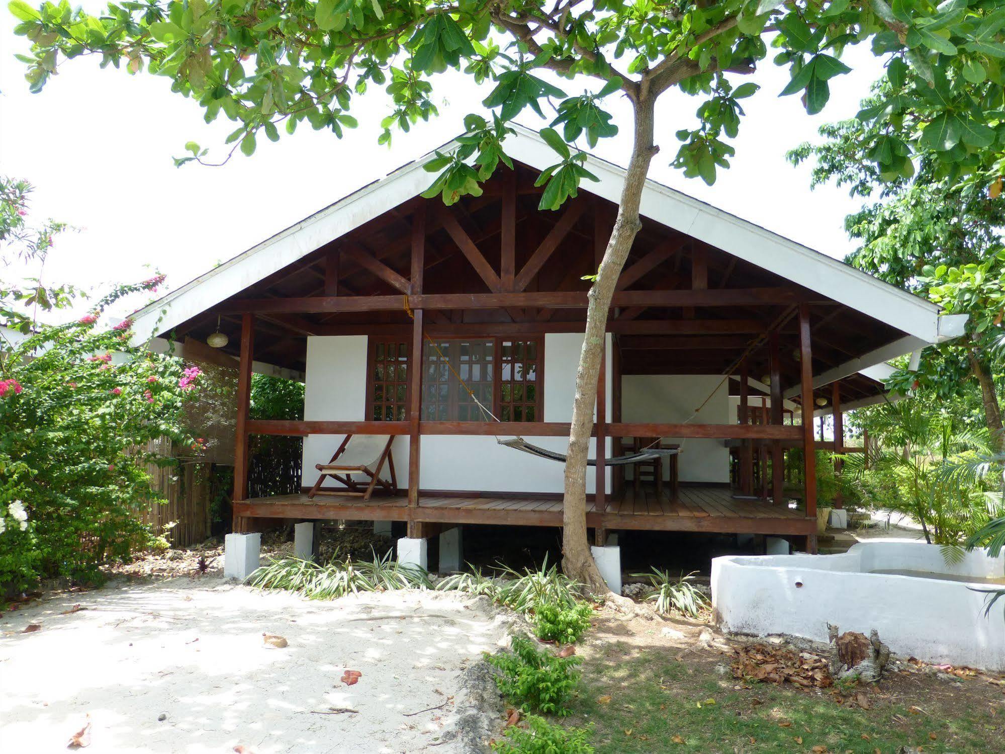 Talima Beach Villas & Dive Resort Cebu Exterior photo