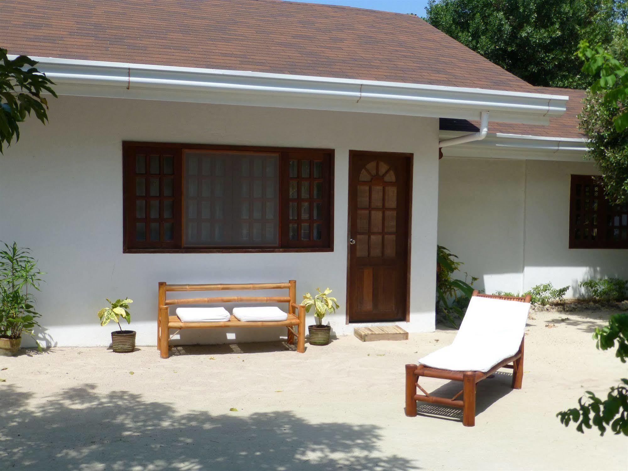 Talima Beach Villas & Dive Resort Cebu Exterior photo